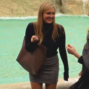 Meet your Posher, Emily